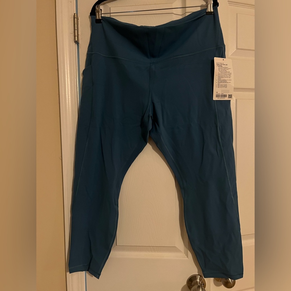 Lululemon Align Leggings 25” w/ pockets
